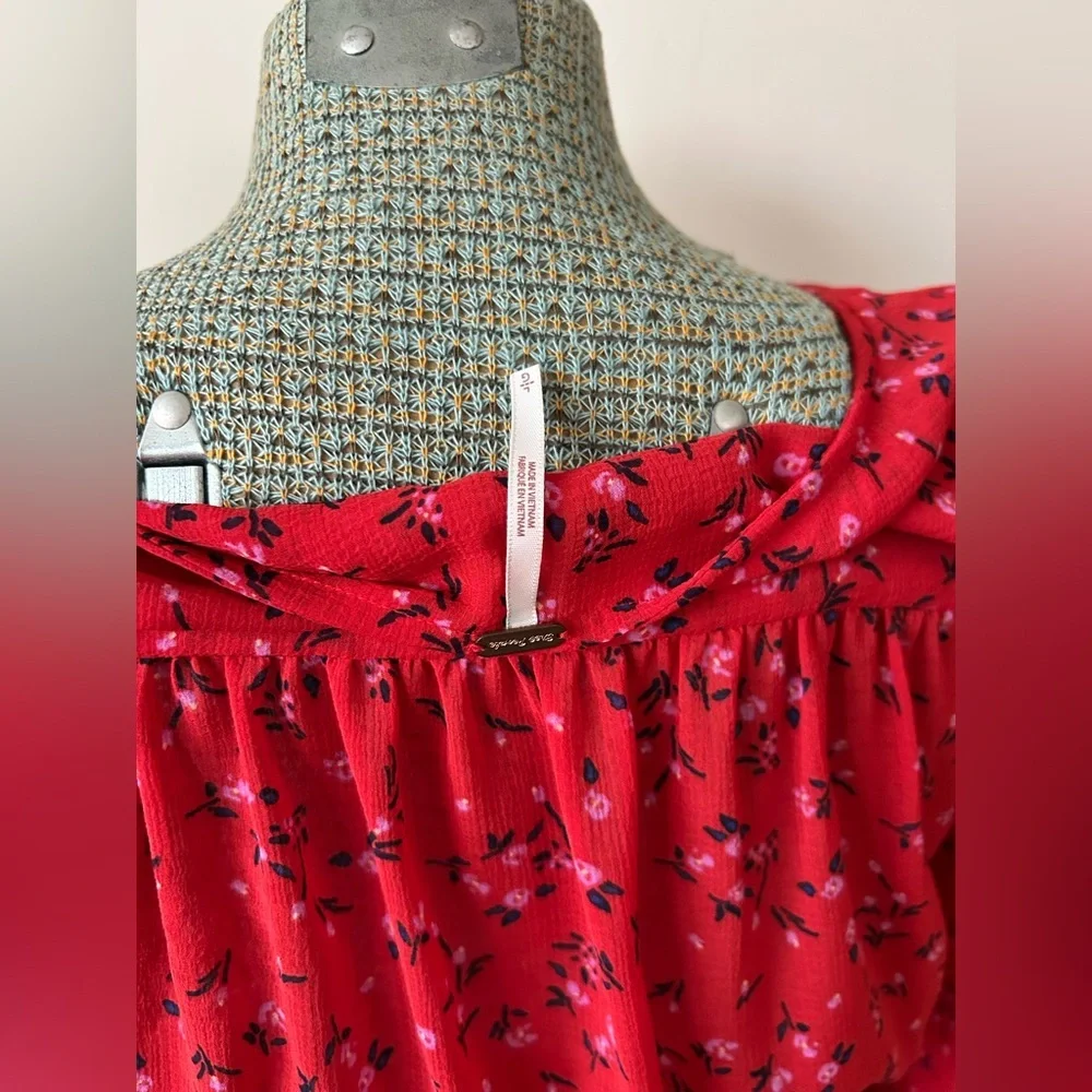 FREE PEOPLE Lolita Red Floral Print Ruffled Crop Top. Sz. L